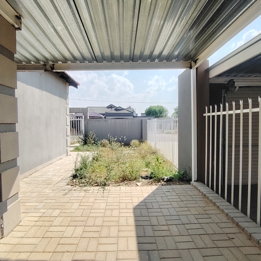 4 Bedroom Property for Sale in Mandela View Free State